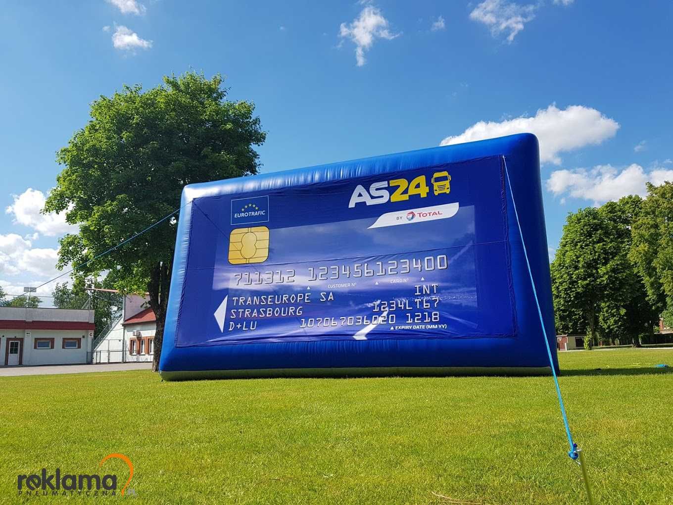 reklama dmuchana baner 50mkw wielkoformatowa ekran reklamowy