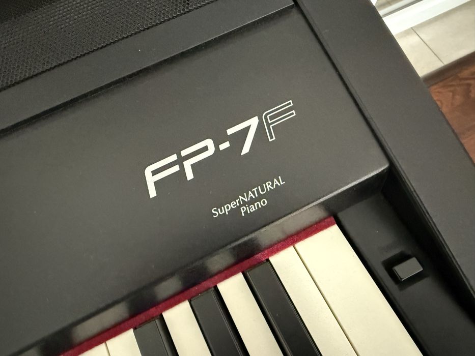 Roland FP 7 F pianino cyfrowe (czarne) + pedał (3x) + statyw drewniany