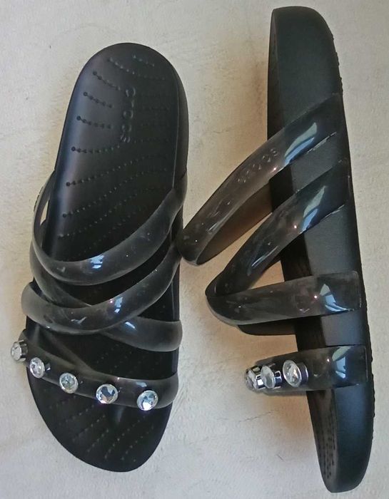 Продам шикарные Crocs шлепанцы W7 наш 37 оригинал