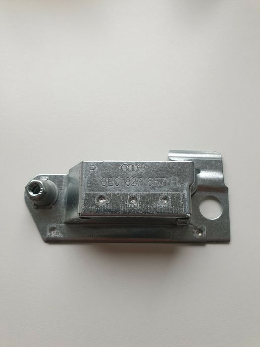 Mocowanie podświetlenia tablicy rejstracyjnej Audi a4 b6