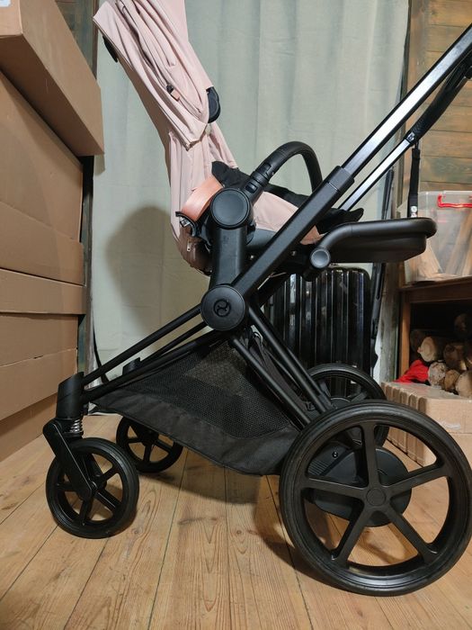 Cybex E-Priam 4.0 Black Matt Pech pink