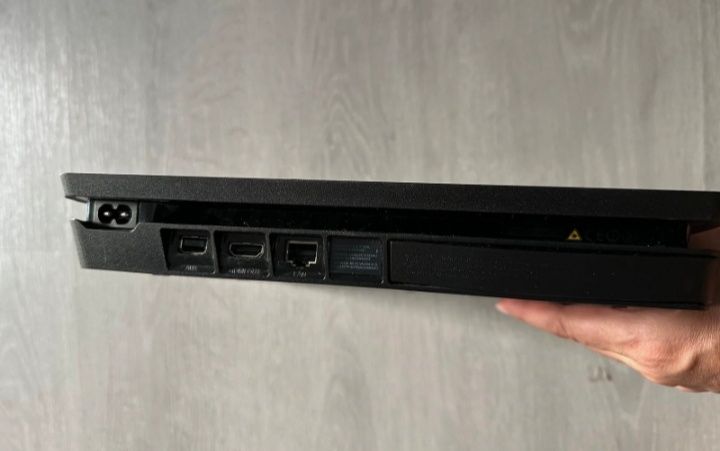 Ps4 Slim desbloqueada