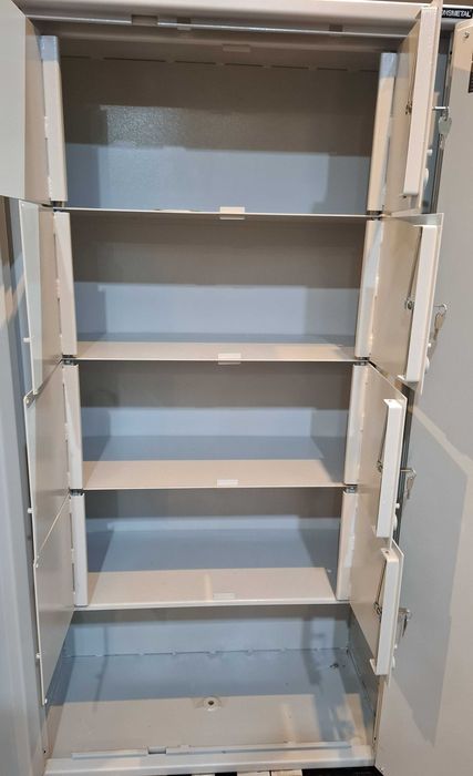 Szafa pancerna metalowa Konsmetal, klasa S1, dwa zamki, 247 kg skrytki