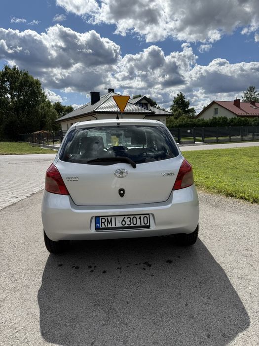 Sprzedam uzywana toyota yaris II generacji