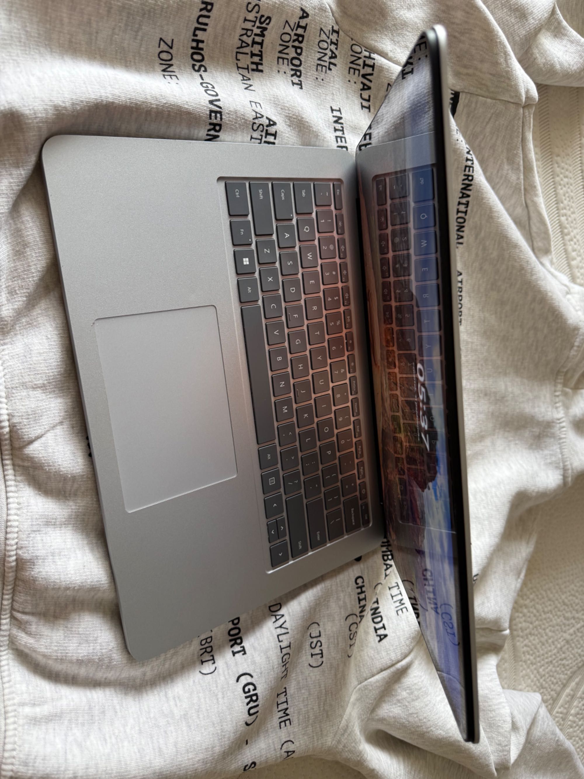 Microsoft Surface Laptop Studio – i5 11. gen / 16 GB RAM / 256 GB SSD