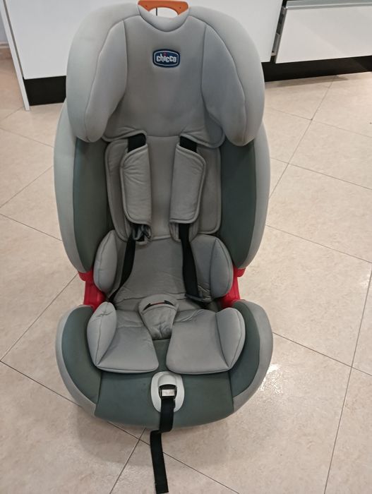 Cadeira auto Chicco com isofix
