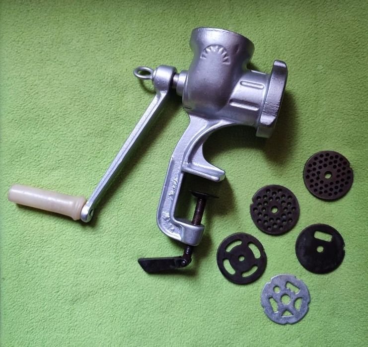 Мясорубка, полный комплект ,СССР, чугунная, литая