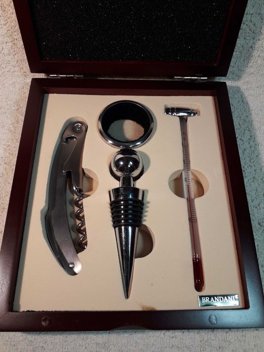 Okazja prezent Gruppo Ferroli – zestaw do win z termometrem – nowy