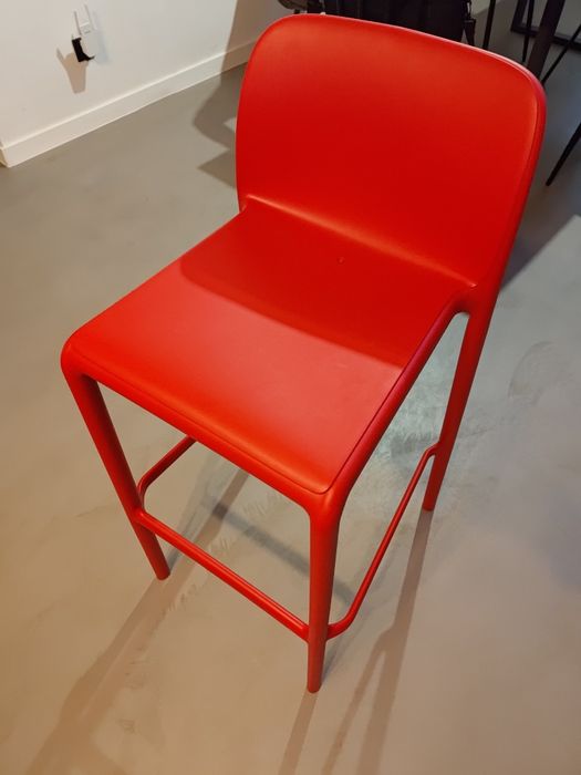 Krzesło barowe czerwone Hoker Faro