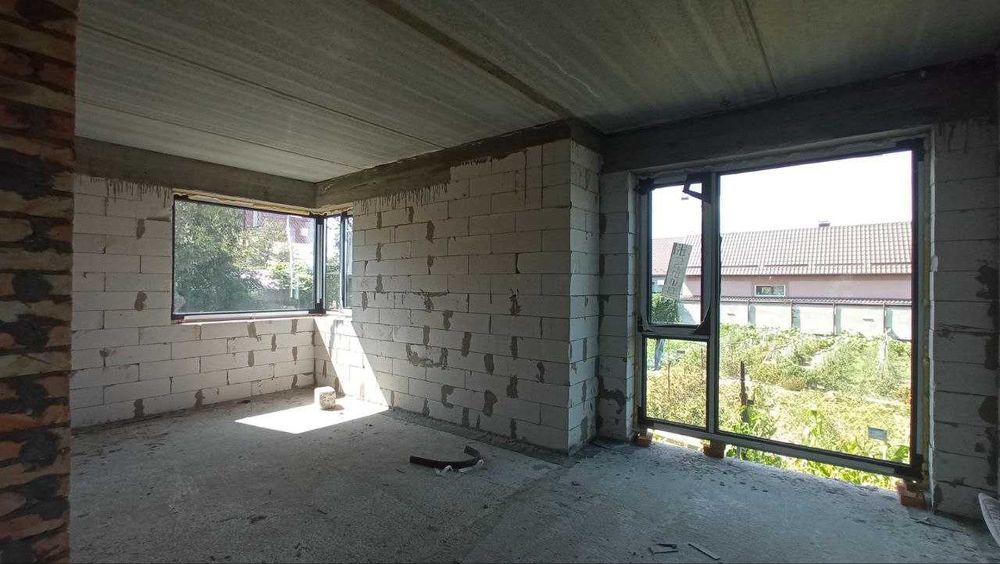 Будинок в Нових Петрівцях з видом на море з ділянкою 17 соток