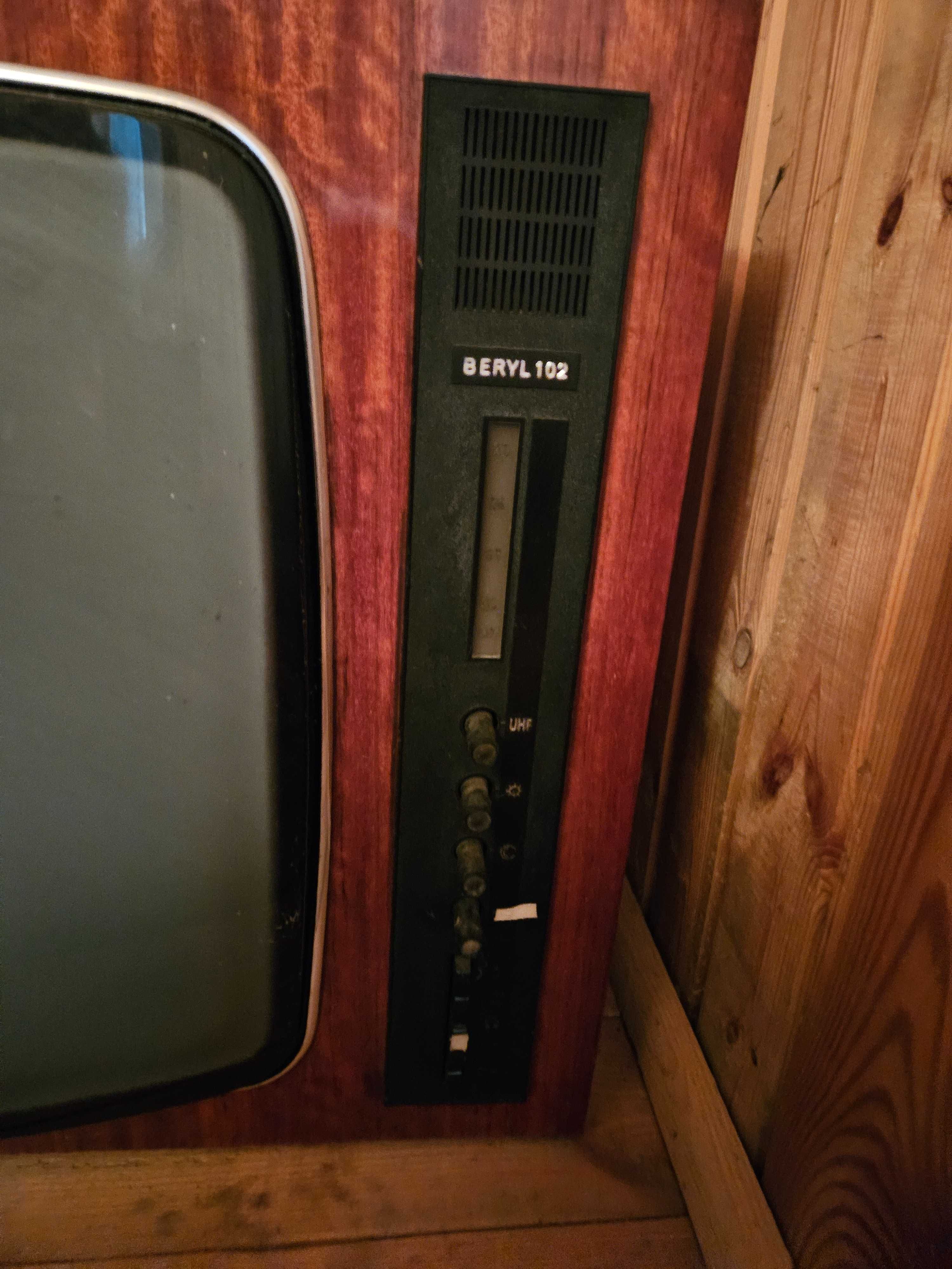 Telewizor Beryl 102 relikt PRL z domu rodzinnego