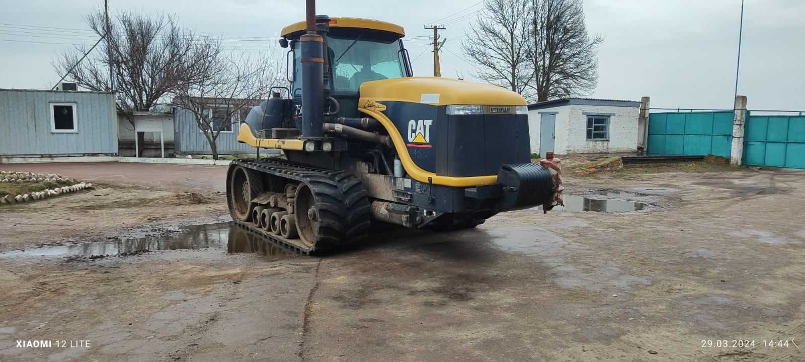 Трактор  Caterpiller Chell 75E