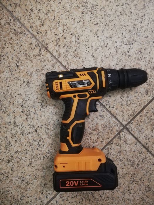 Продам шуруповерт макита