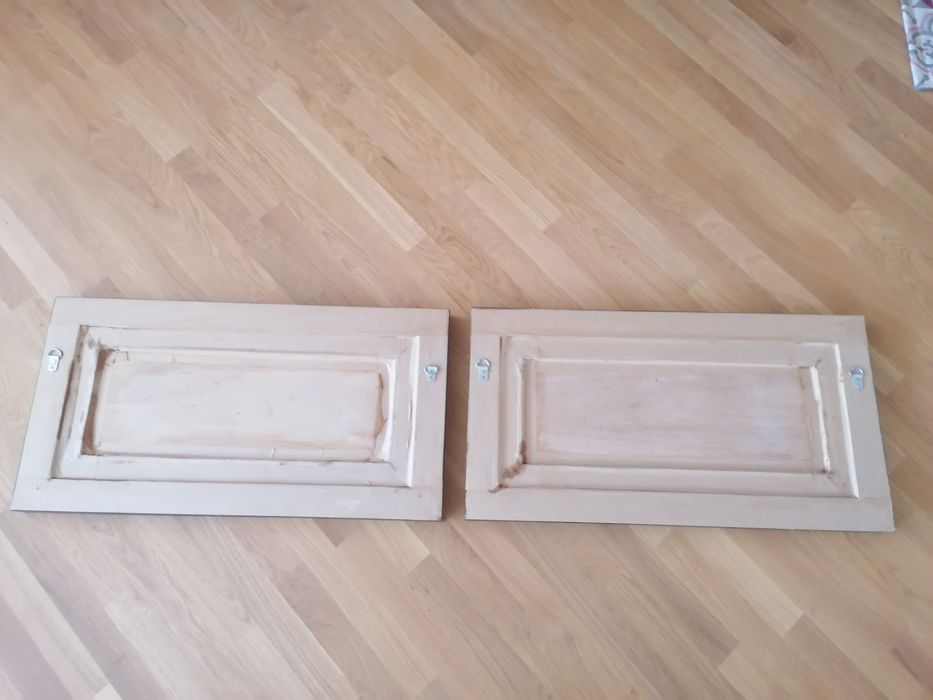 Obrazy kreską, malowane na desce, kobiety