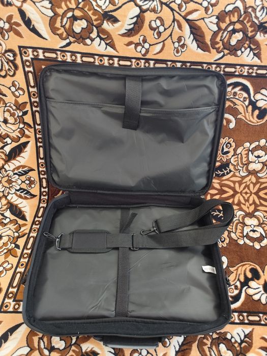 Сумка для ноутбука.