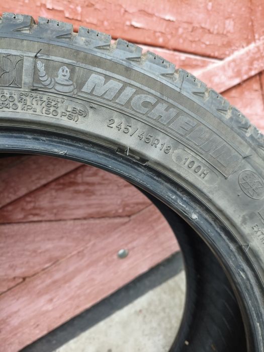Зимова гума Michelin 245/35/18