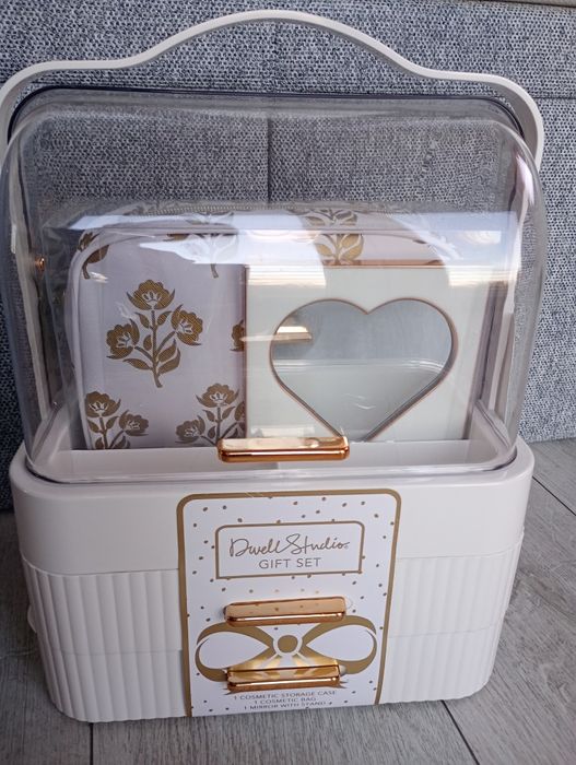 Nowy Gif Set Dwell Studio