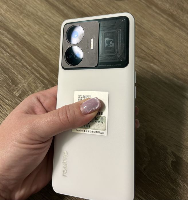 Продам смартфон Realme gt neo 5 240w