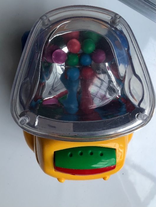 Samochodzik FISHER PRICE z kulkami, Ciężarówka CAT dźwięk i światło