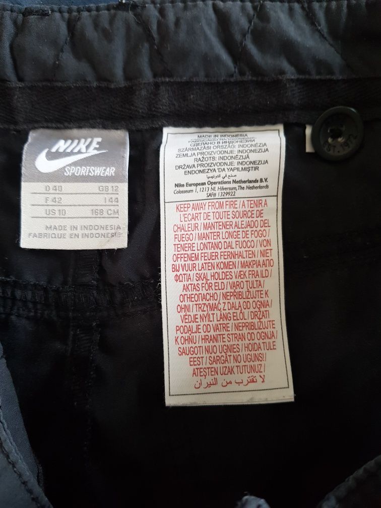 Czarne spodenki materiał Nike r 38