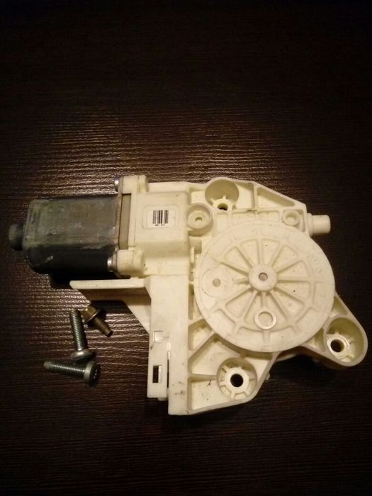 Silnik podnoszenia szyby Ford Focus MK2 2007 1.6