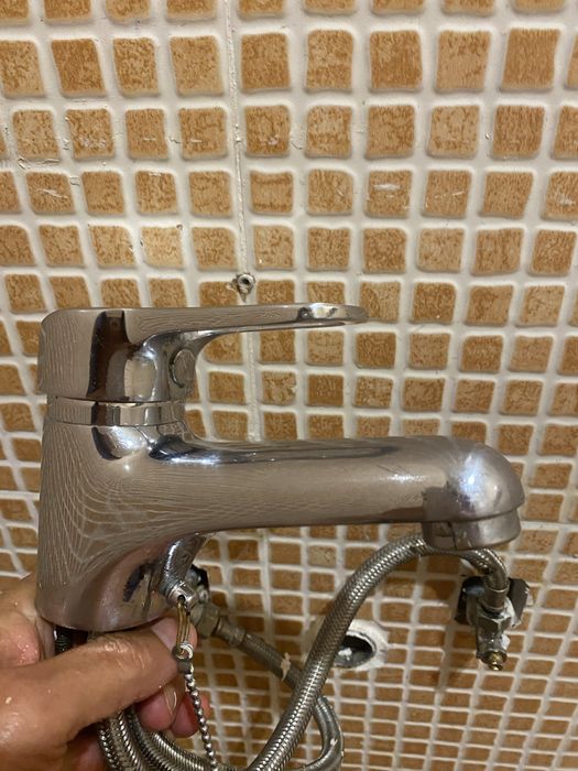 Lavatorio 70 cms e torneira