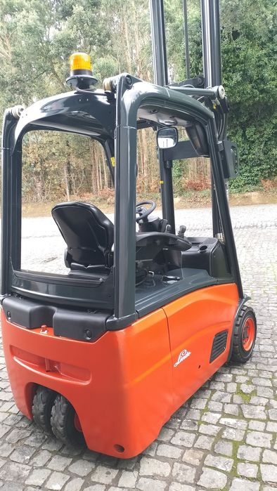 Empilhador Elect Linde E16, Bat. Sminova , Triplex , 3500h , C/ Novo ,
