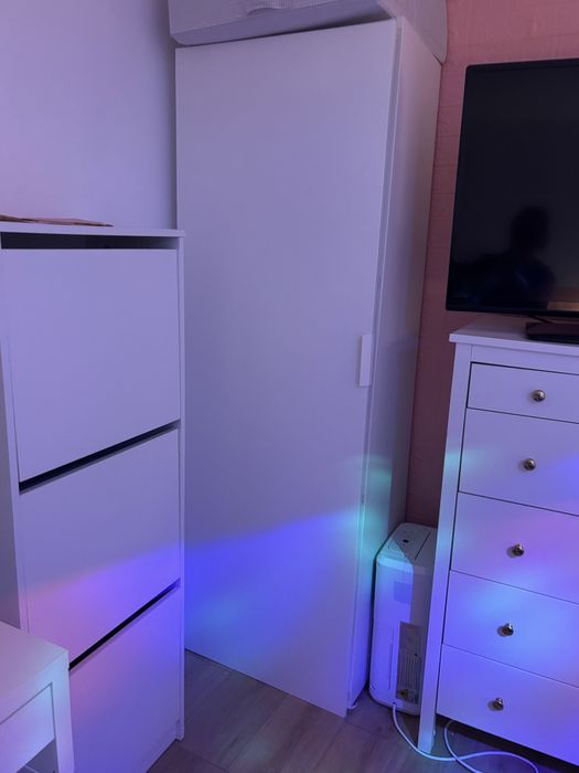 Movel IKEA com arrumação