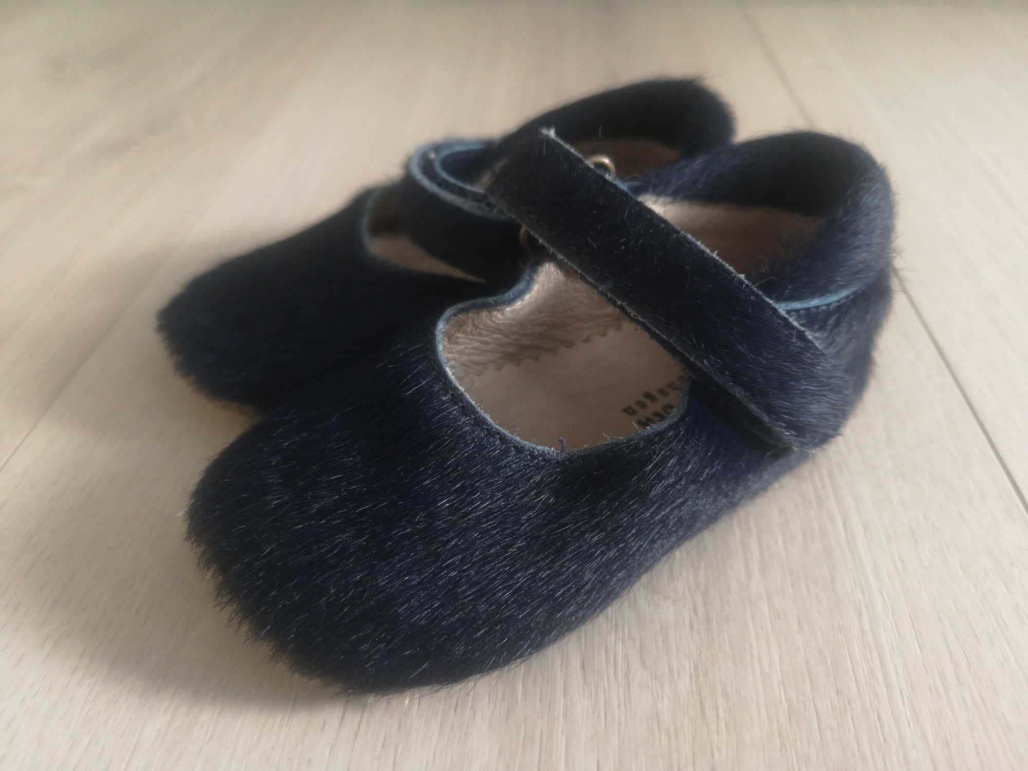 Buty/ kapcie dziecięce renomowanej firmy Petitnord Copenhagen, r. 19