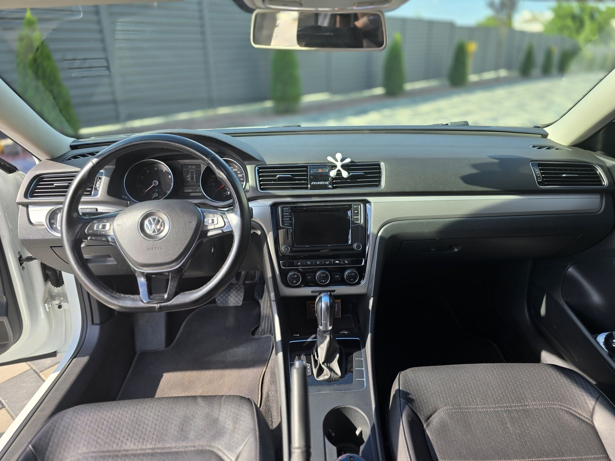 Volkswagen Passat B8 2.0 2018 рік