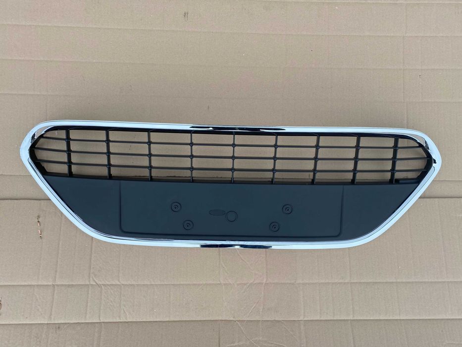 FORD FOCUS MK2 08-10 grill atrapa listwa chrom NOWA