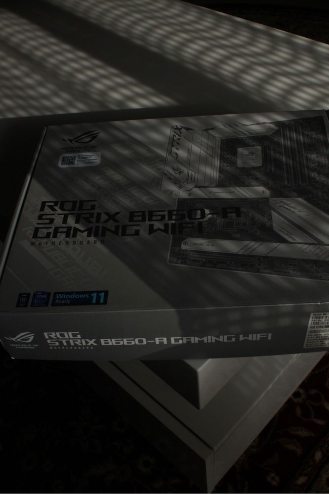 Strix b660-a gaming wifi motherboard nova!!