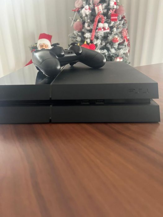 Playstation 4 com comando