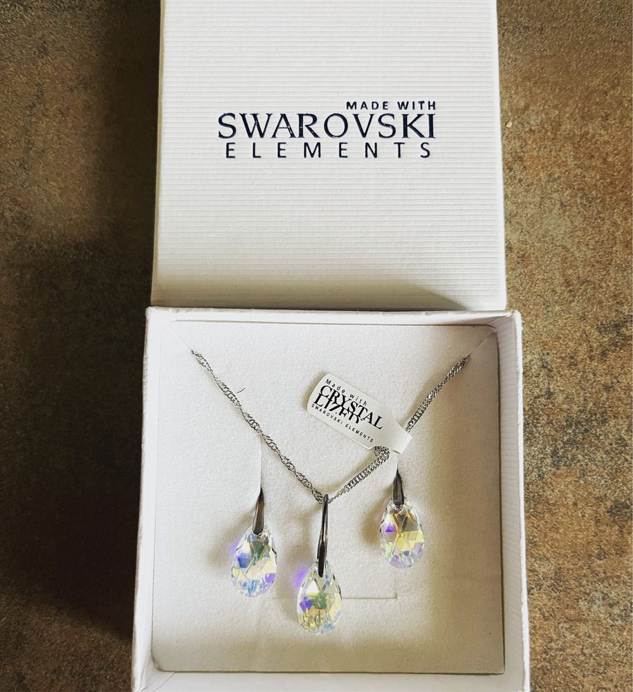 Zestaw biżuterii z kamieniami Swarovski