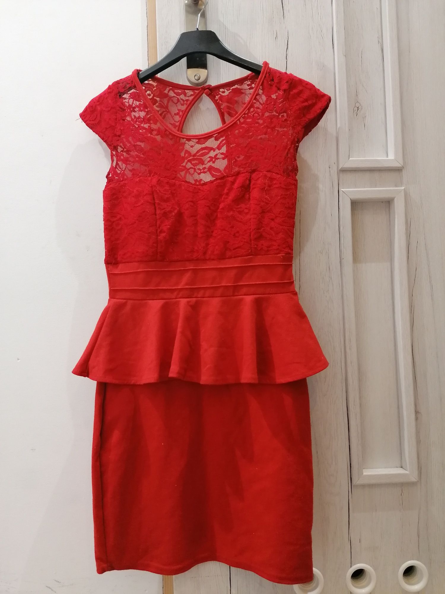 Sukienka czerwona S
