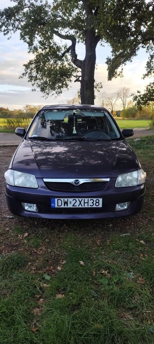 Samochód osobowy Mazda 323f