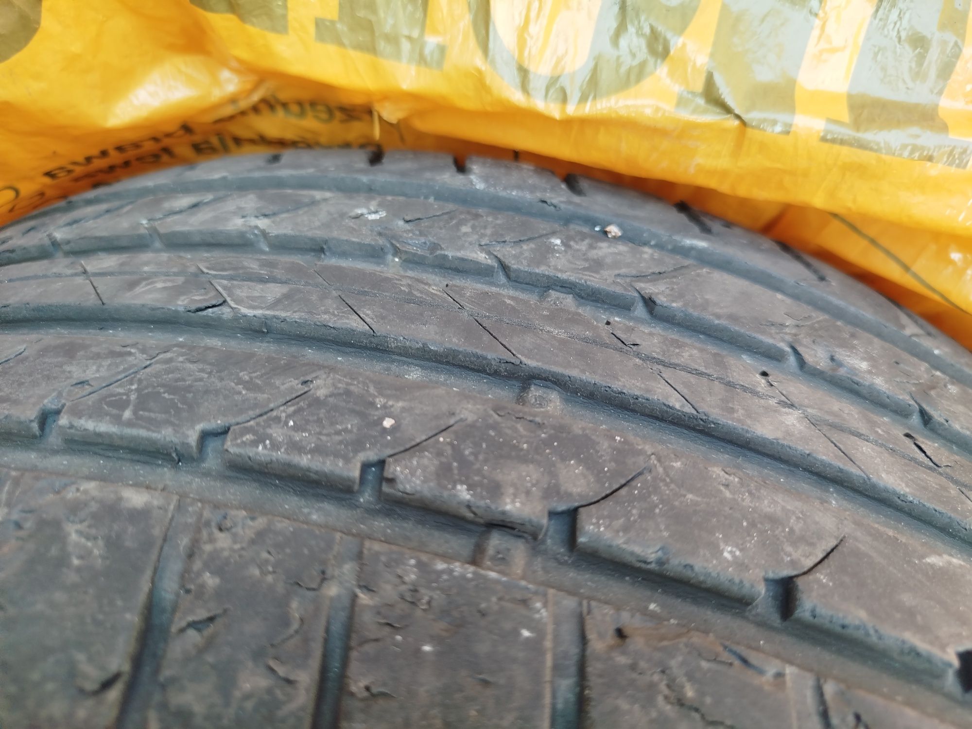 Шини 225/55R17 Goodyear