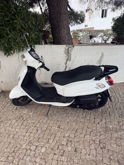 Mota scooter 125