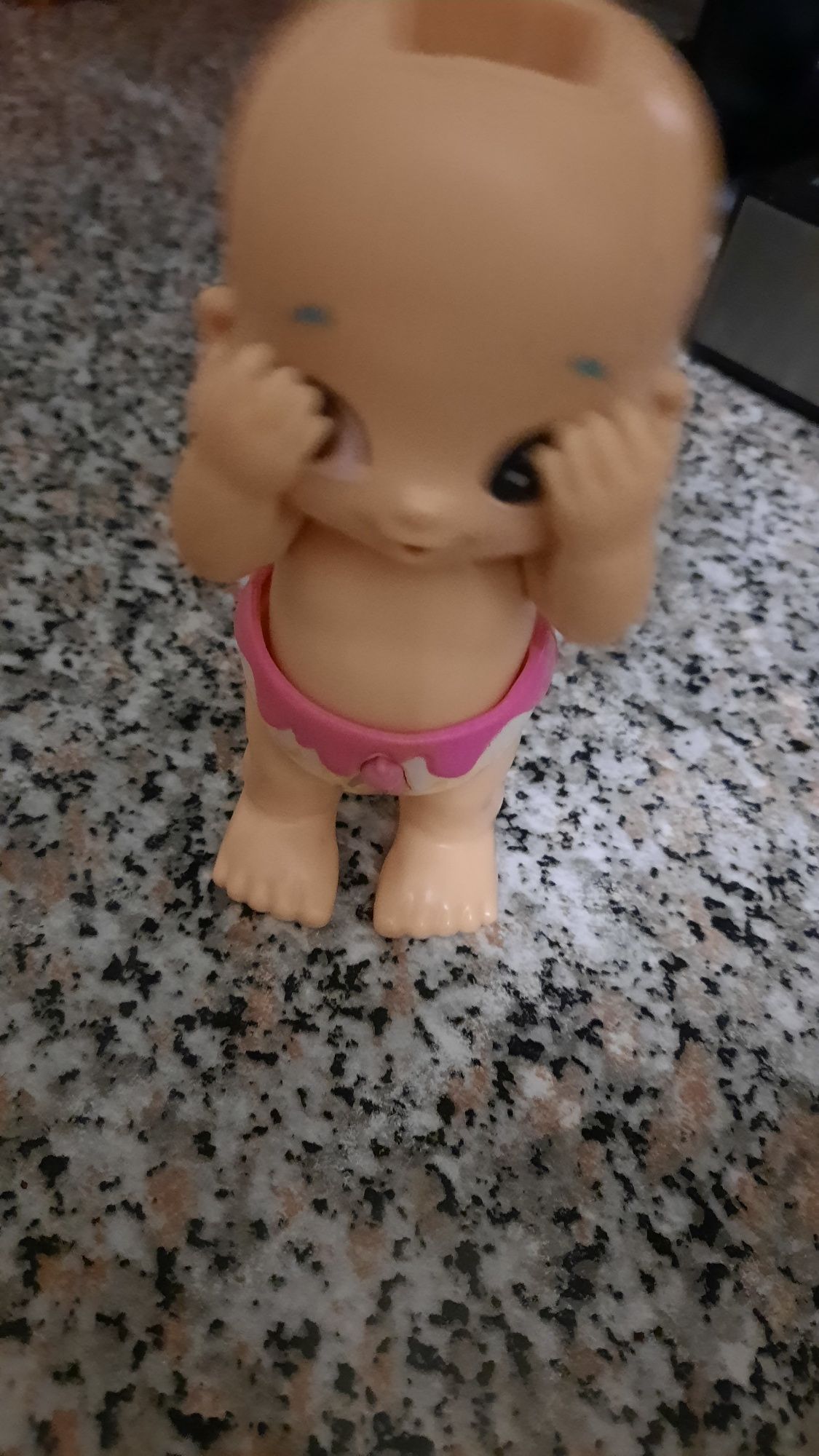 Інтерактивна іграшка малюк Мооse Bizzy bubs Swirlle грає у хованки