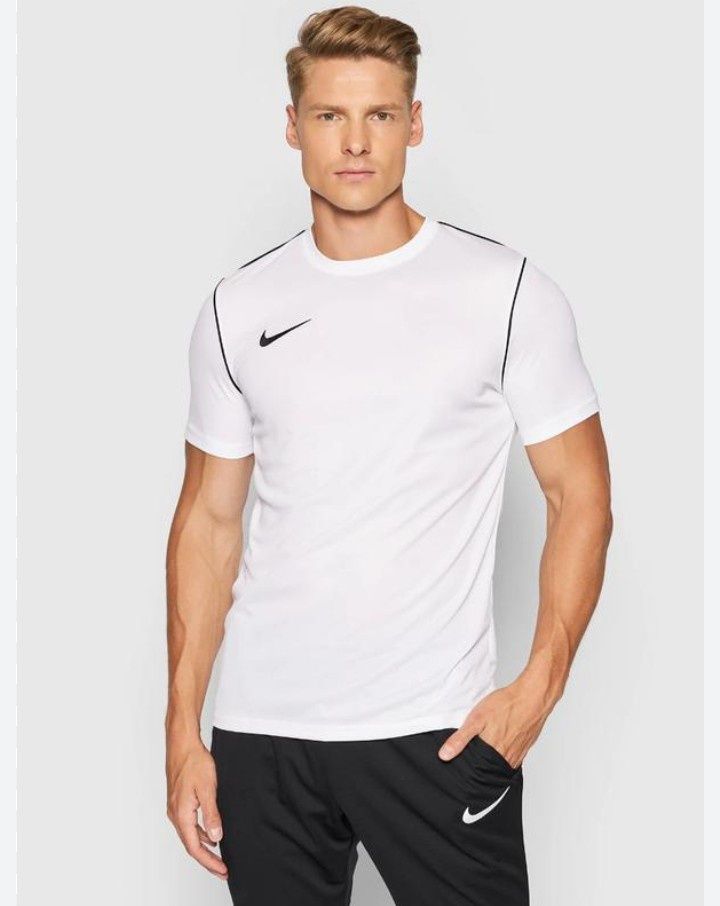 Nike Dri-Fit Slim-Fit футболка вышитый свуш / М