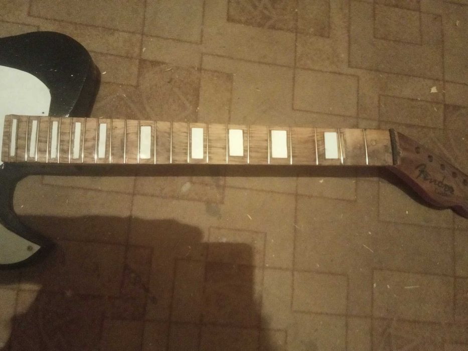 Продам электрогитару