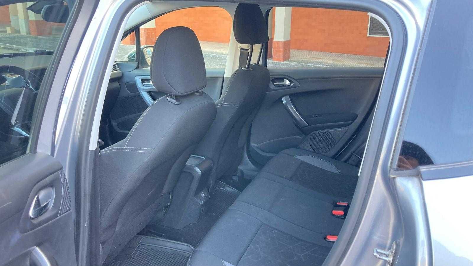Peugeot 2008 1.2 pormenor nas fotos