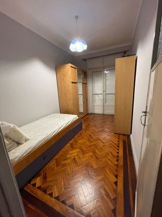 Quarto solteiro pra arrendar