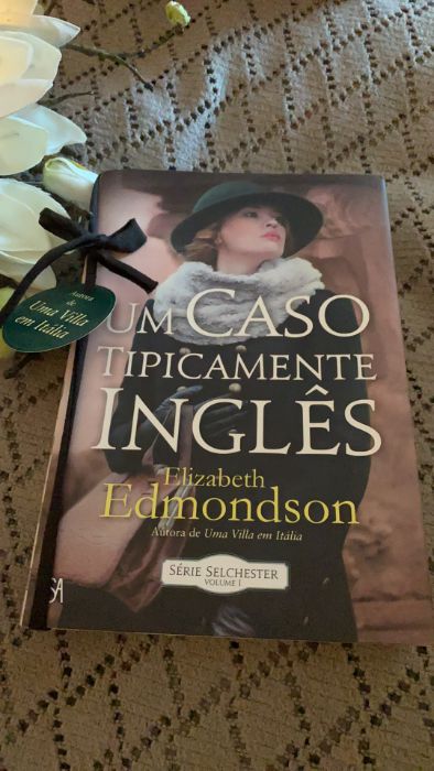 Livro "Um caso tipicamente inglês" - Elisabeth Edmondson