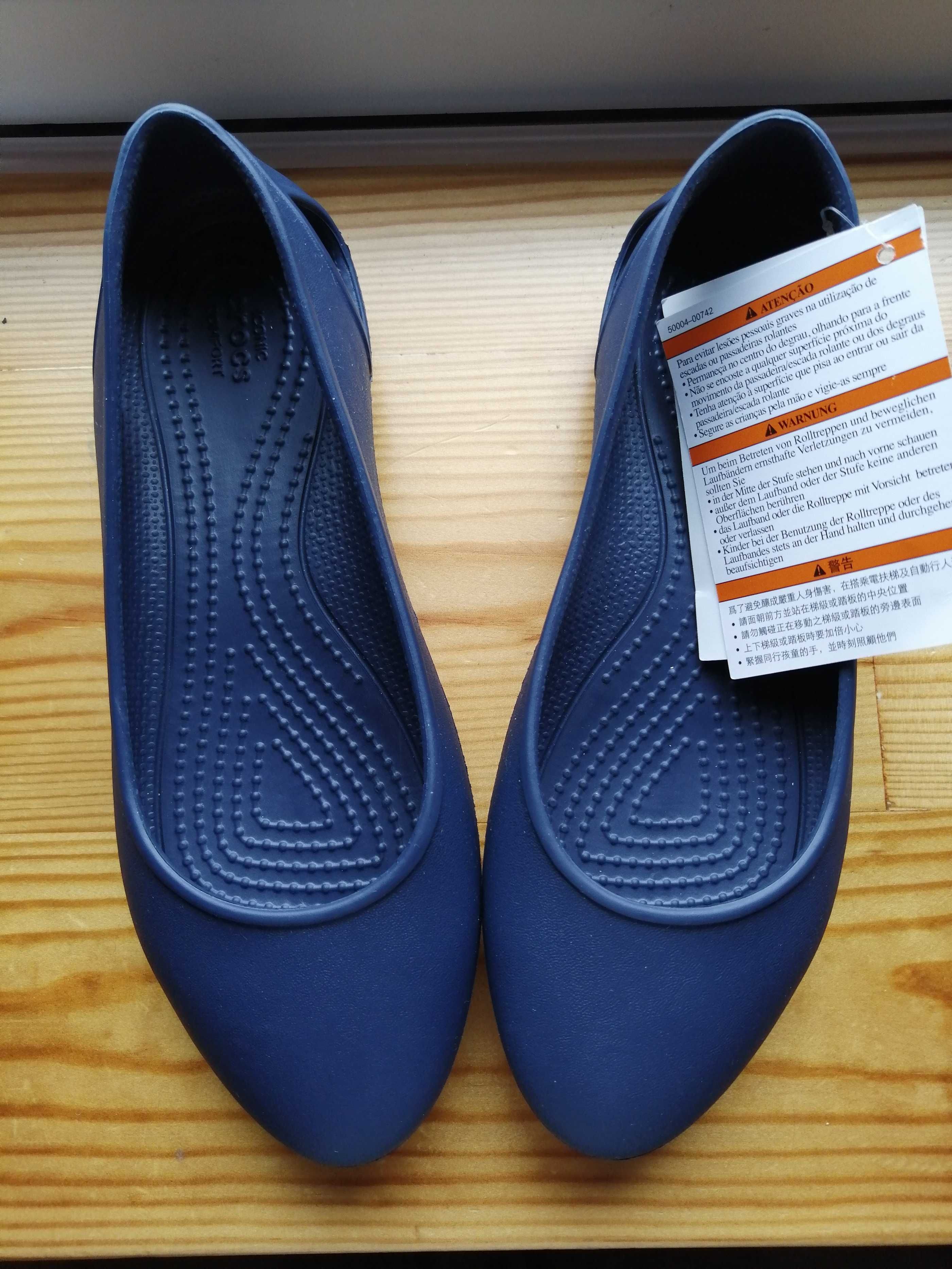 Балетки Crocs Laura Flat. Розмір 5W (крокс)