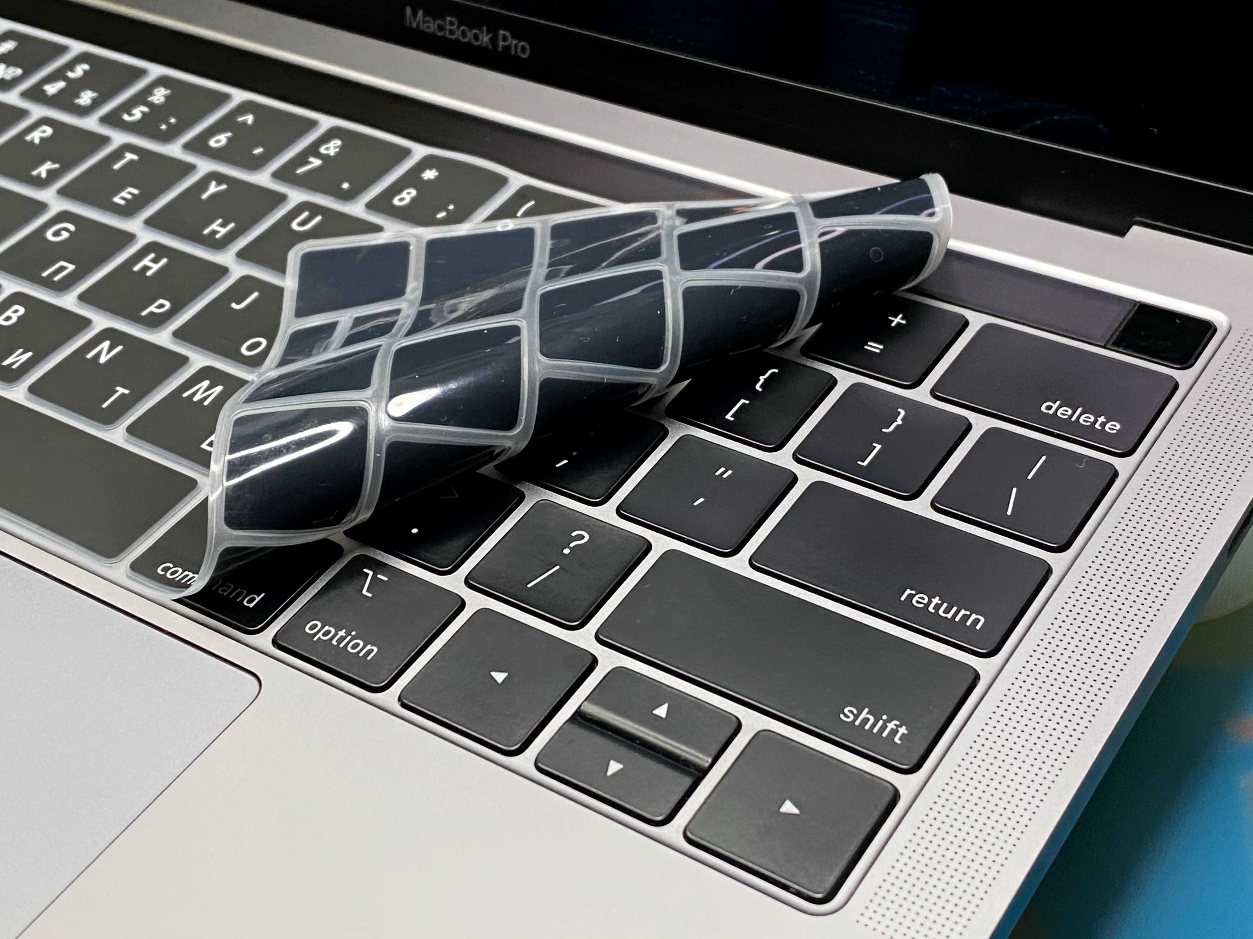 Силиконовая накладка на клавиатуру для Apple MacBook Pro 13 Кириллица