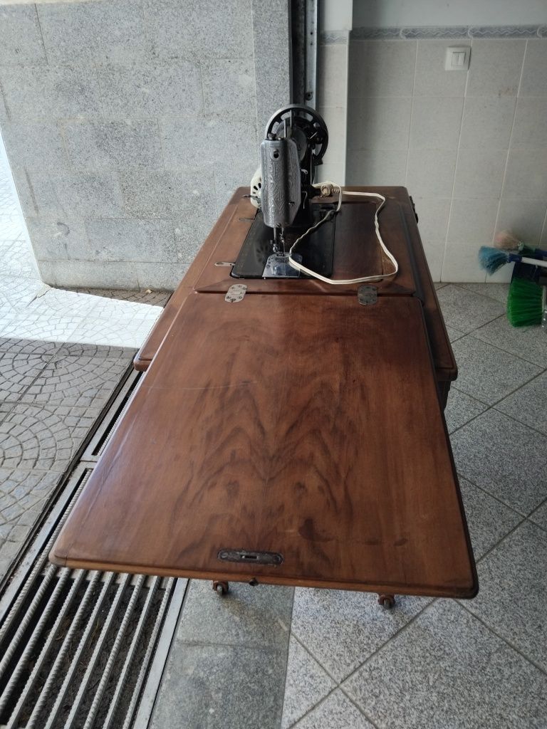 Máquina de costurar SIGMA