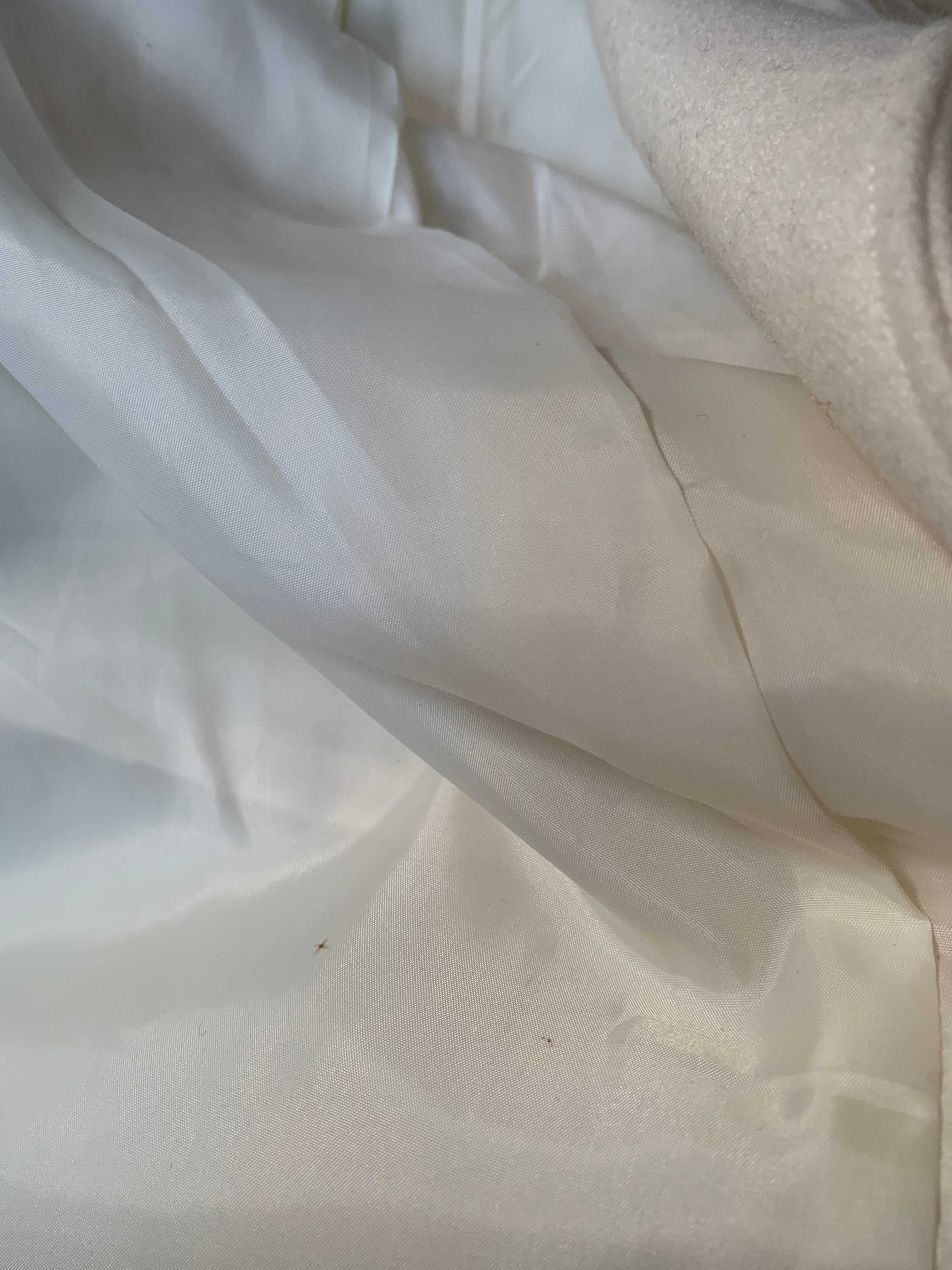 Płaszcz wełniany damski H&M biały ecru z futerkiem zapinany wełna