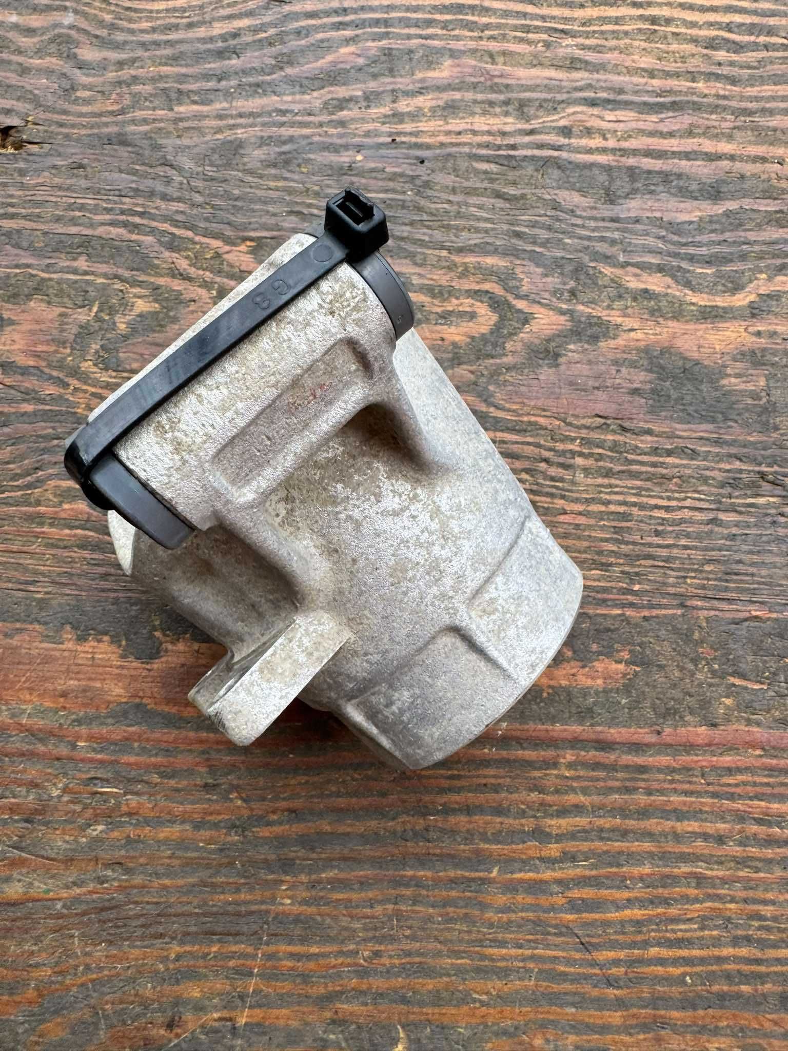 lewa zwrotnica tyl tylna Polaris Sportsman hawkeye 450 570 / 700 / 800