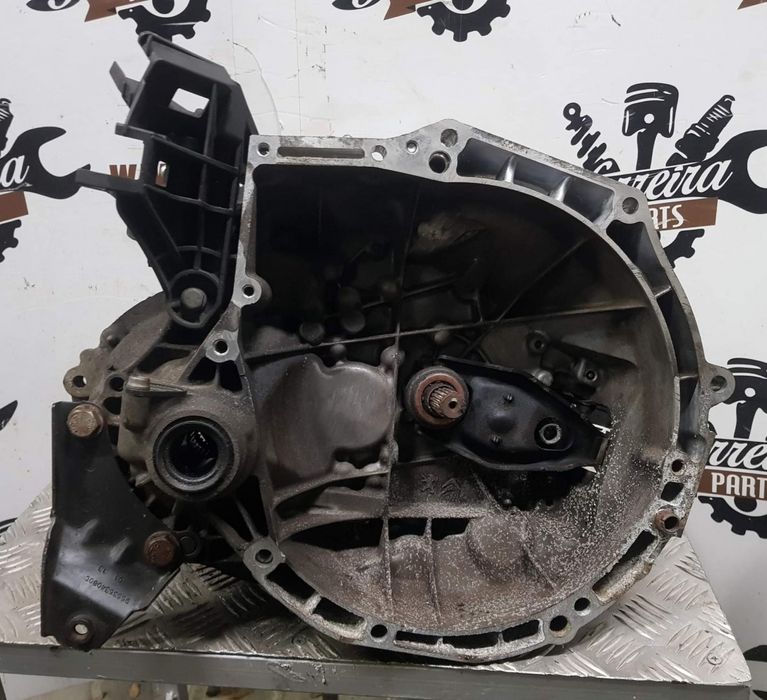 CAIXA DE VELOCIDADES MANUAL USADA PEUGEOT 208 1.2I REF. 20CR03